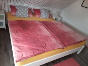 Schlafzimmer Bett